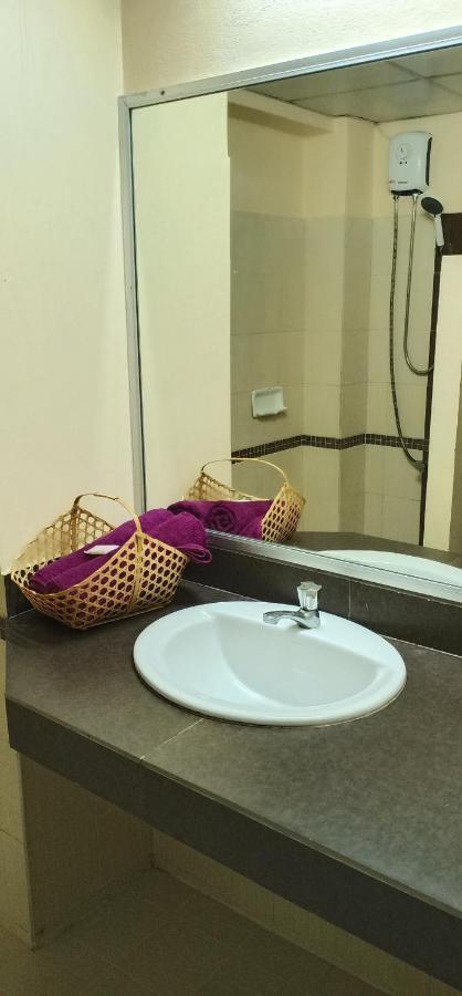 Banyan Resort Bangsaen Bagian luar foto