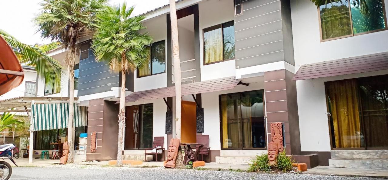 Banyan Resort Bangsaen Bagian luar foto