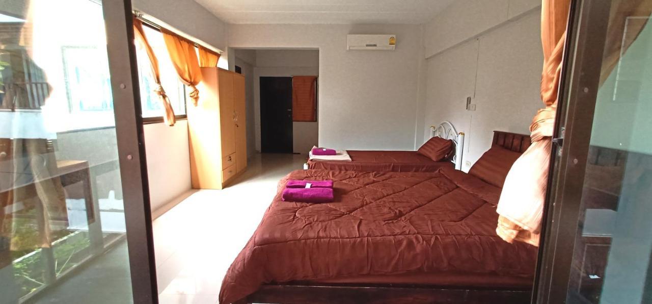 Banyan Resort Bangsaen Bagian luar foto