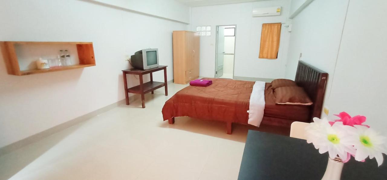 Banyan Resort Bangsaen Bagian luar foto