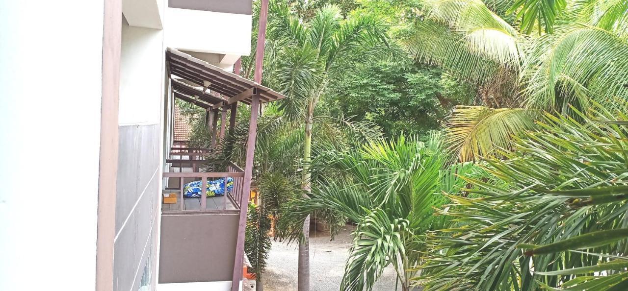Banyan Resort Bangsaen Bagian luar foto