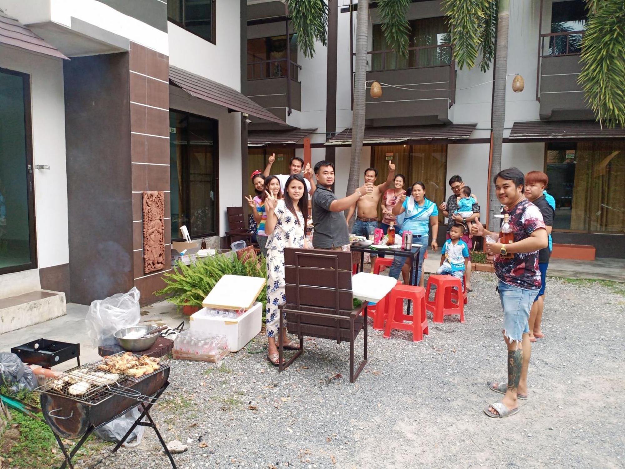 Banyan Resort Bangsaen Bagian luar foto